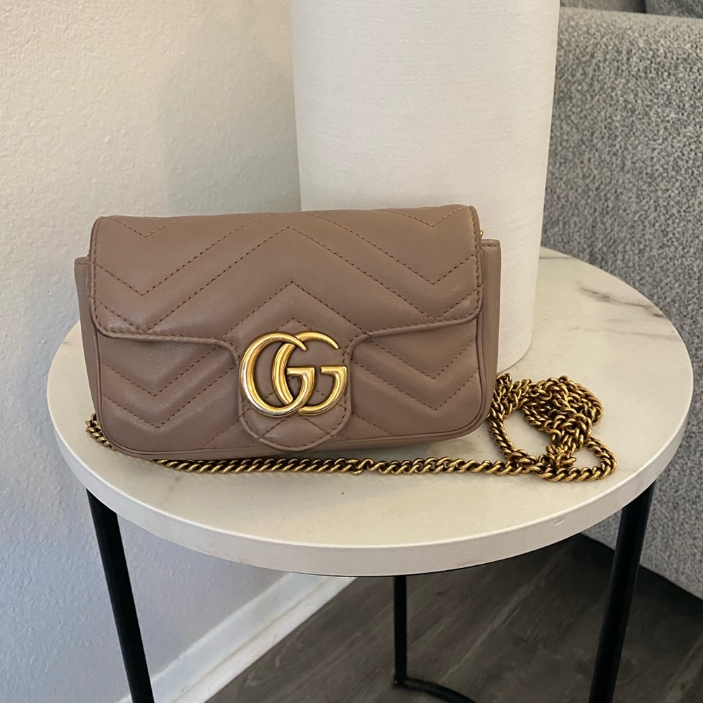 GG Marmont Super Mini Bag in Beige